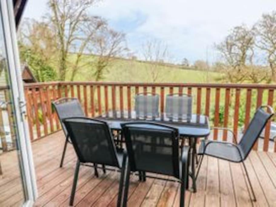 3 Bedroom Lodge With Hot Tub On Lovely Quiet Holiday Park In Cornwall Gunnislake Exterior photo