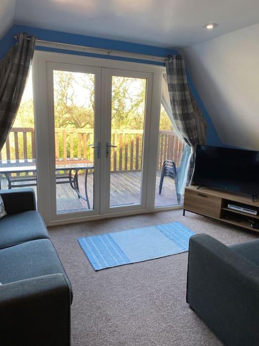 3 Bedroom Lodge With Hot Tub On Lovely Quiet Holiday Park In Cornwall Gunnislake Exterior photo